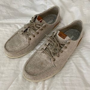 OluKai Mens 11.5 Manoa Hulu Shoe